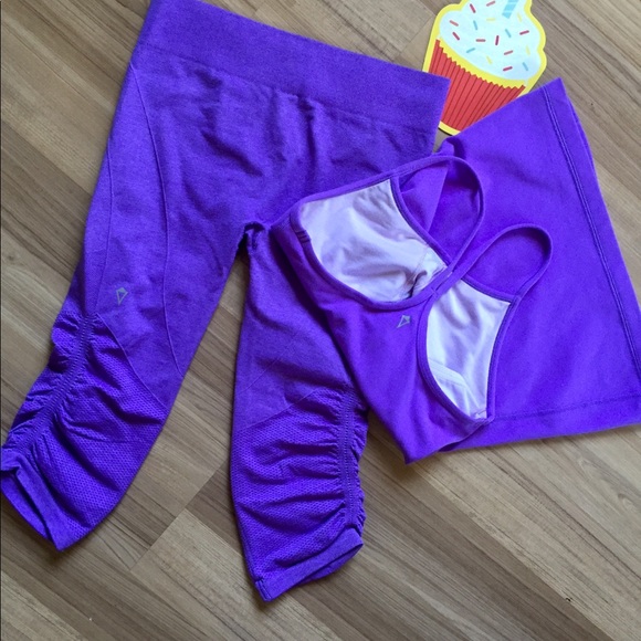 BUNDLE: Breathe Love Flow Crops & Tumblin Tank Sz 2 - Picture 2 of 7